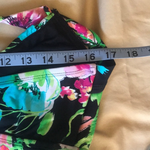 ⭐️EUC Catalina One-piece Waist-flattering Swimsuit - Picture 8 of 10